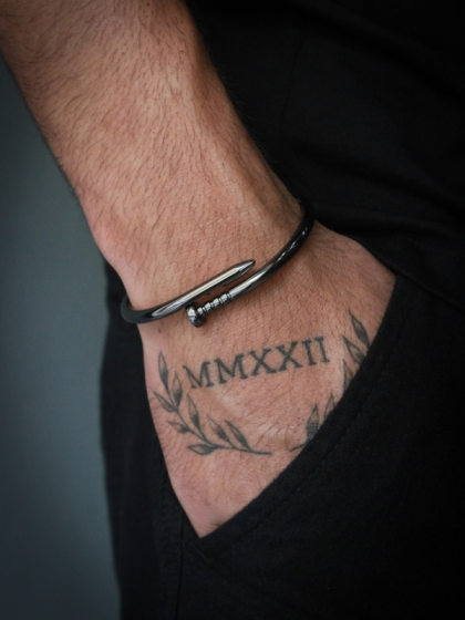 Brazalete Clavo Grafito