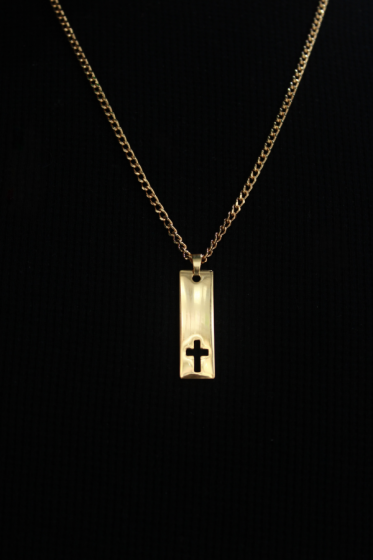 Collar Placa Rectangular Cruz Dorado