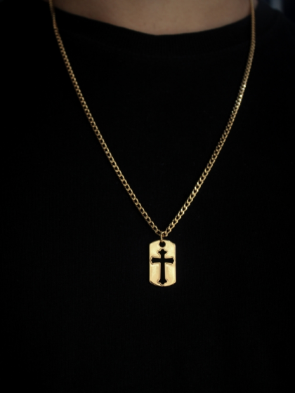 Collar Placa Cruz Dorado