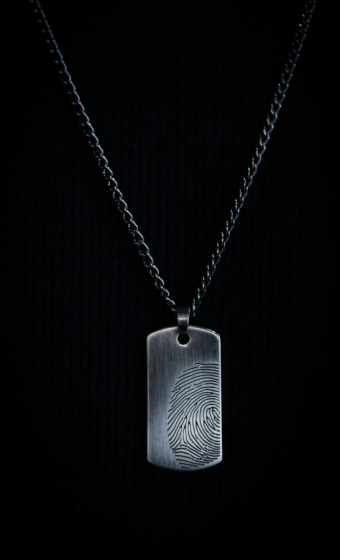 Collar Placa Huella Grafito
