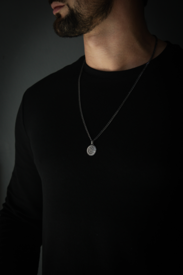 Collar Br&uacute;jula Vikinga Grafito