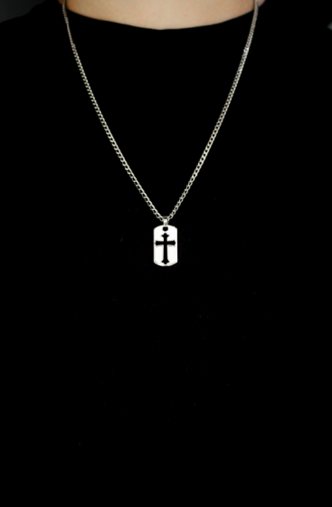 Collar Placa Rectangular Cruz Plateado