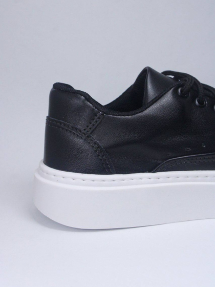Sneaker Clasico Negro