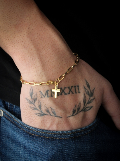 Pulsera Cartier Cruz Dorado