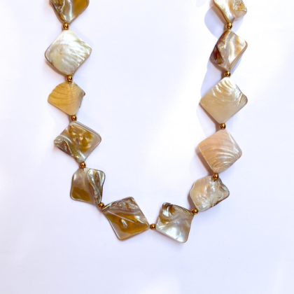 Collar de Piedras Nacar