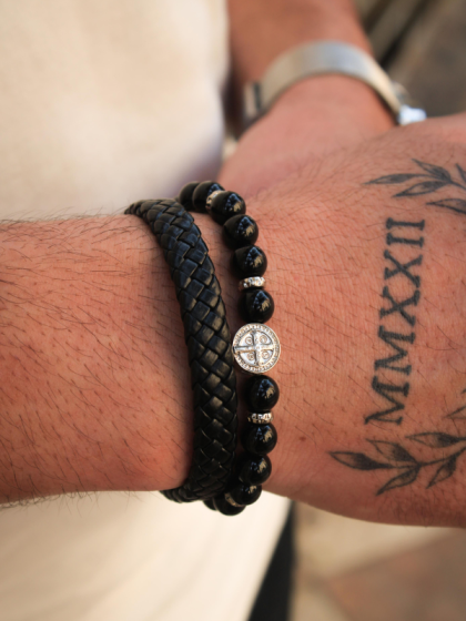 Pulsera San Benito Plateado de Piedras Onix