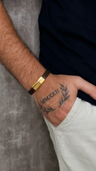 Pulsera de Cuero Marr&oacute;n Con Cierre Magn&eacute;tico Dorado