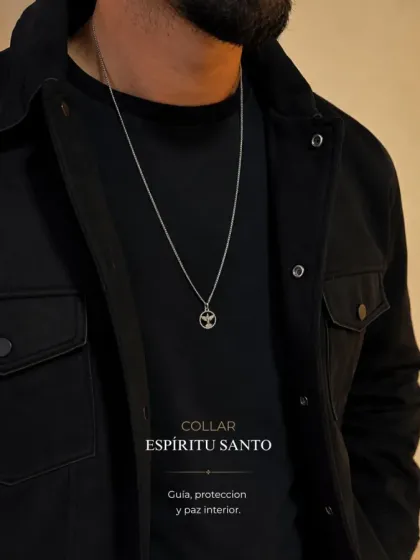 Collar Esp&iacute;ritu Santo Plateado